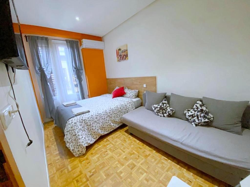 Apartamentos Travelstep La Latina Мадрид Екстер'єр фото